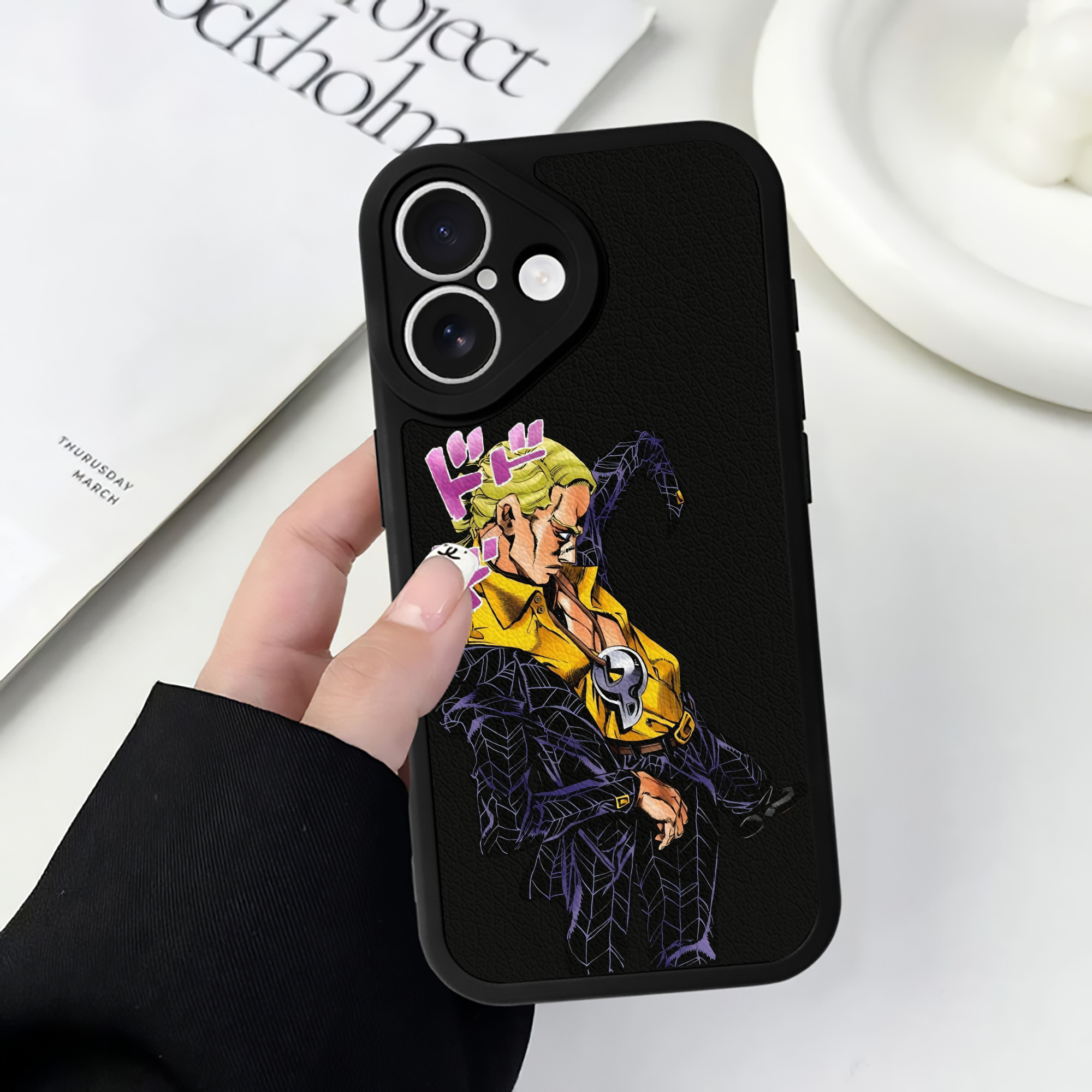 （画像用） ジョジョの奇妙な冒険 プロシュート JoJo's Bizarre Adventure Prosciutto 【iPhone 16シリーズ対応】シリコンスマホケース（レザー調） 材質：シリコン